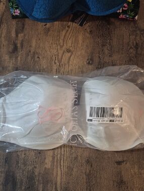 Victoria's Secret White Strapless Bra 40DDD